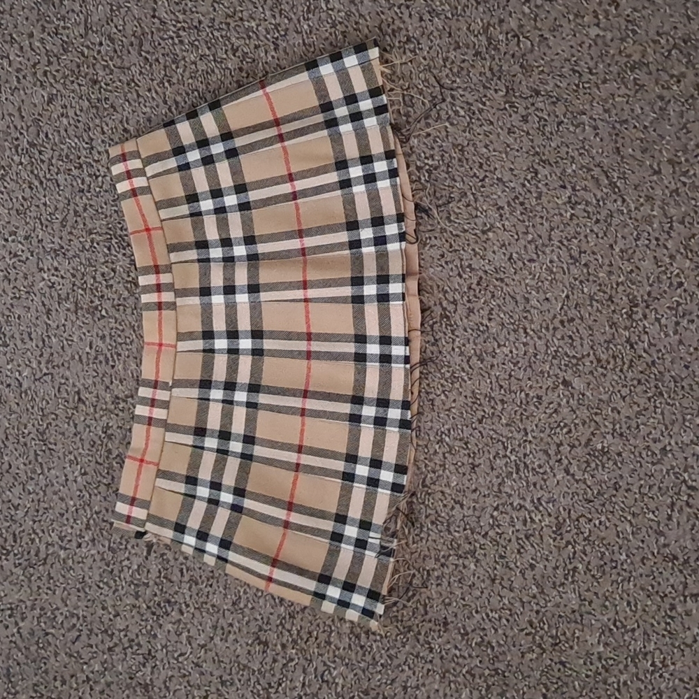 Burberry skirt material